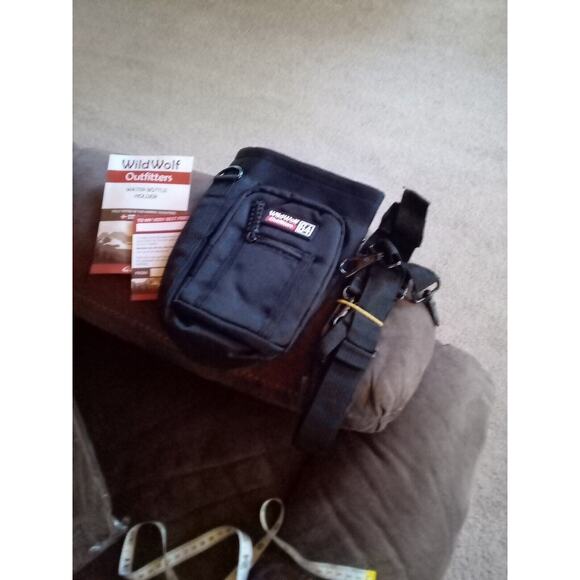 WildWolf Outfitters Insulated 64 &40oz Water Bottle Holder Padded Shoulder Strap - Picture 4 of 11